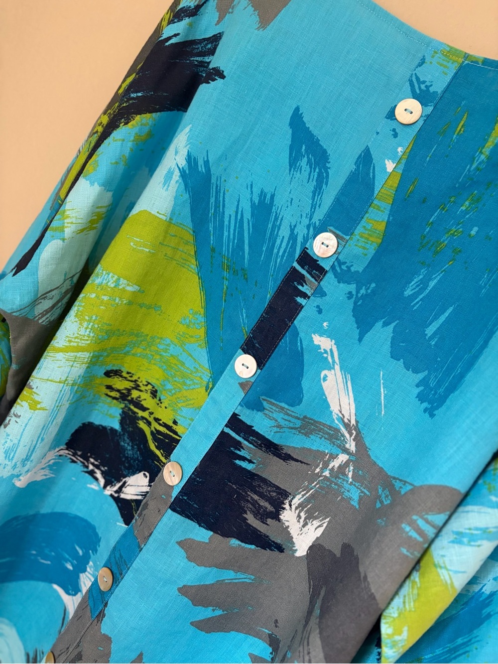 Ali Miles Linen Blend Abstract Button Back Blouse Blue Roll Tab Sleeves 1X - Picture 5 of 8